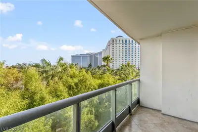 322 Karen Avenue 205 Balcony