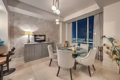 2700 Las Vegas Boulevard 4304 Dining Area