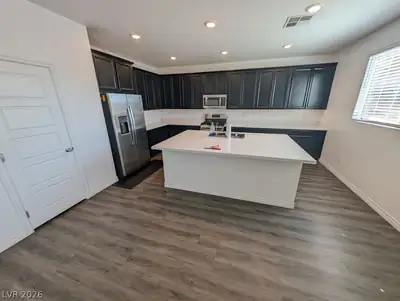 3009 Moulin Heights Street Kitchen