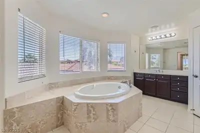 9353 Thunder Basin Avenue Primary Bathroom