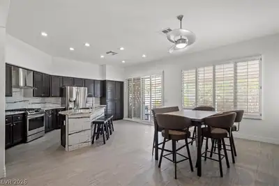 824 Cambridge Cross Place Dining Area