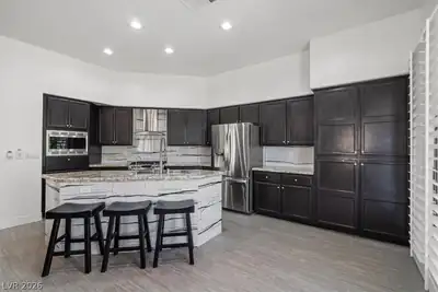 824 Cambridge Cross Place Kitchen