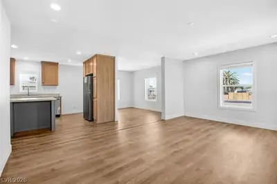 2258 Toiyabe Street Living Room