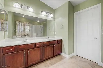 3185 Mantua Village Avenue Primary Bathroom
