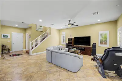 3185 Mantua Village Avenue Living Room