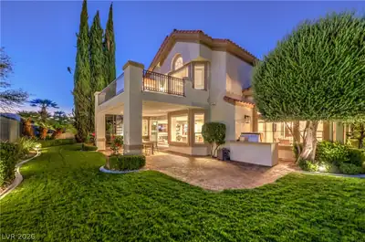 1705 Corta Bella Drive Yard