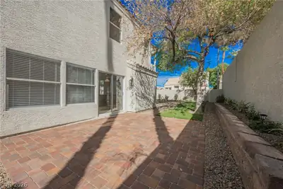 2529 Cortina Avenue Patio