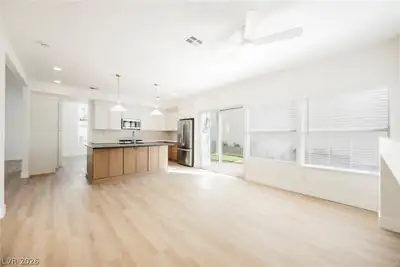 2529 Cortina Avenue Living Room