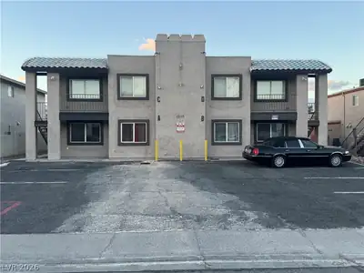 6220 Bellota Drive Las Vegas, NV 89108