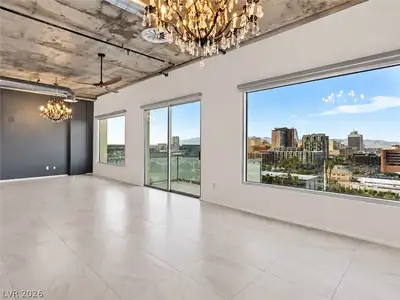 900 Las Vegas Boulevard 814 Living Room