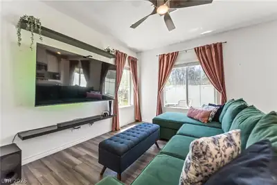 7204 North Decatur Boulevard 5 Living Room