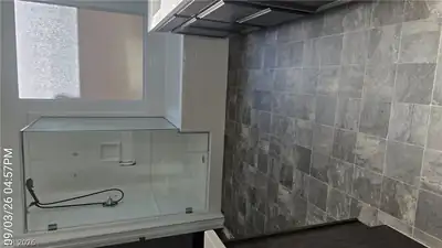 6806 Chargehand Avenue Primary Bathroom