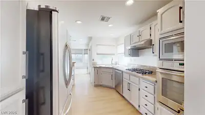 1828 Derbyshire Drive Kitchen