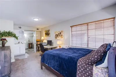 2342 Viewcrest Road Bedroom