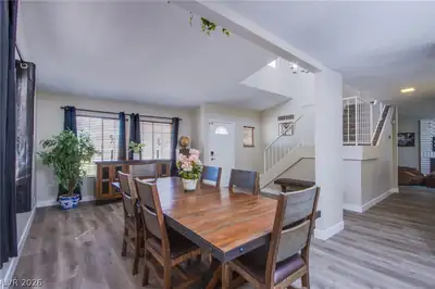 2342 Viewcrest Road Dining Area