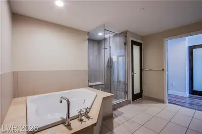8925 West Flamingo Road 228 Primary Bathroom