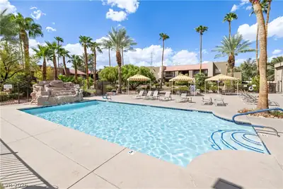 5061 River Glen Drive 80 Pool