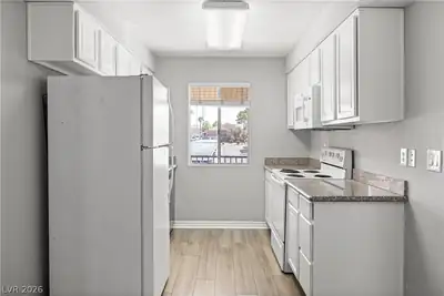 5061 River Glen Drive 80 Kitchen