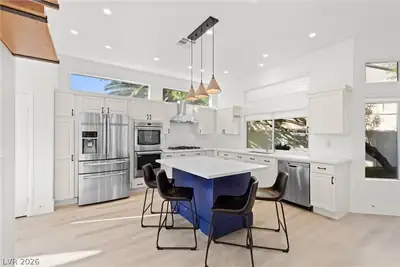 118 Weatherwood Court Kitchen