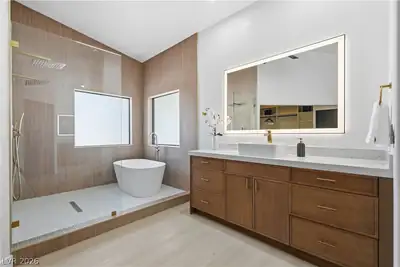 4691 North Tee Pee Lane, Las Vegas, NV 89129 Primary Bathroom