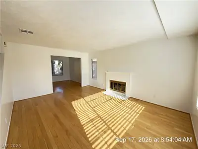2817 Crystal Cove Living Room