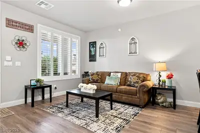 10121 Arbor Brook Court Living Room