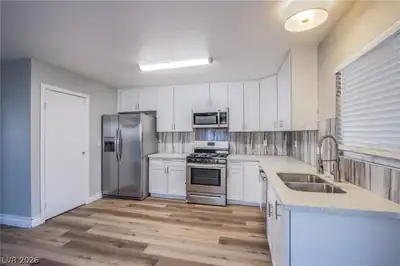 2456 Paradise Village Way Las Vegas, NV 89120
