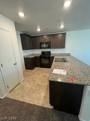 4561 Woolcomber Street Kitchen