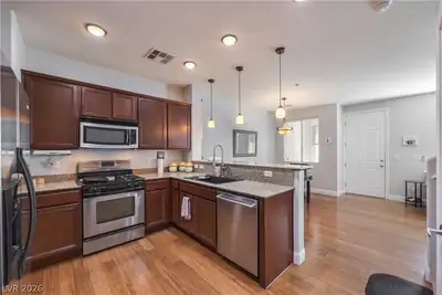 1525 Spiced Wine Avenue 12103 Kitchen