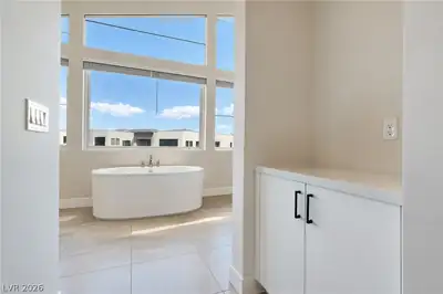 10761 Canyon Bloom Drive Primary Bathroom