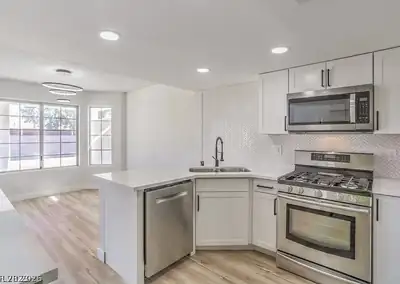 6913 Delorean Circle Kitchen