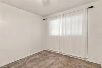 2828 Willoughby Avenue Bedroom