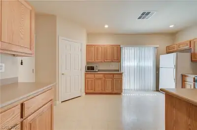1711 Spotted Wolf Avenue Kitchen