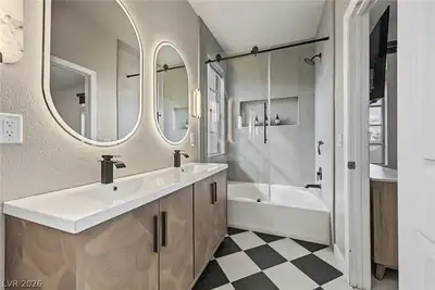 2376 Ramsgate Drive 130 Bathroom