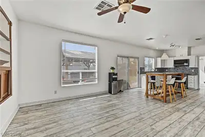 7429 Tamarind Avenue Dining Area