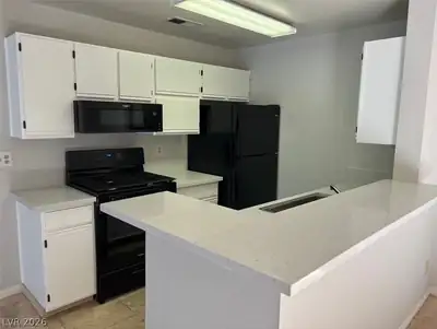 2200 South Fort Apache Road 1025 Kitchen
