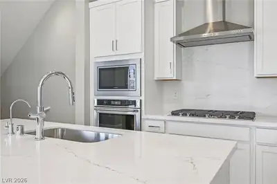 3338 Esker Ridge Avenue Kitchen
