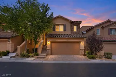 8924 Fox Season Avenue Las Vegas, NV 89178
