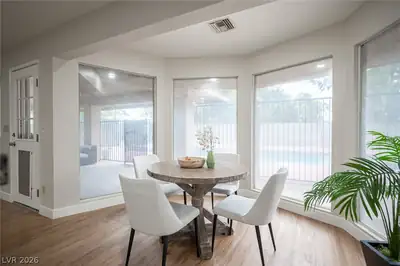 5240 East Monroe Avenue Dining Area