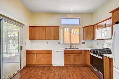 11024 Clarion Lane Kitchen