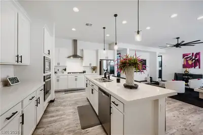 8239 Desert Madera Street Kitchen