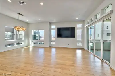 3327 Esker Ridge Avenue Living Room