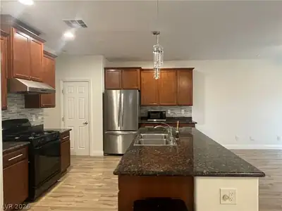 4 Ladasa Court 