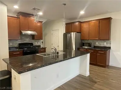 4 Ladasa Court 