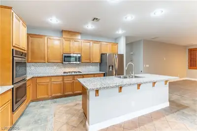 10424 Grassyrock Court, Las Vegas, NV 89129 Kitchen