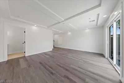6050 Belvedere Canyon Avenue Living Room