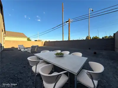4185 Paragon Crest Court Yard