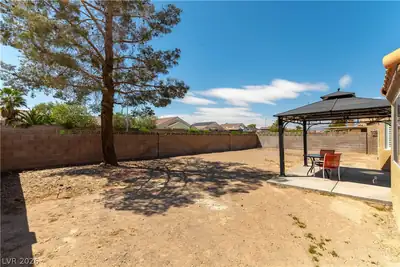 5005 Chambliss Drive Yard