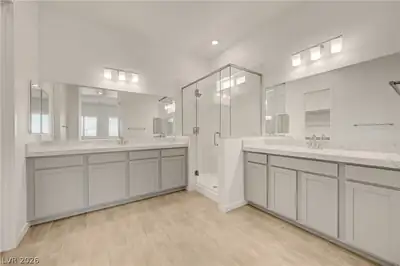 108 Barkset Way, Henderson, NV 89011 Primary Bathroom