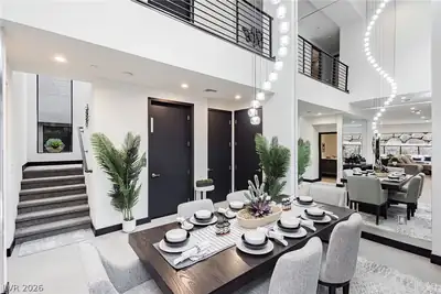 13 Promenade Isle Lane Dining Area